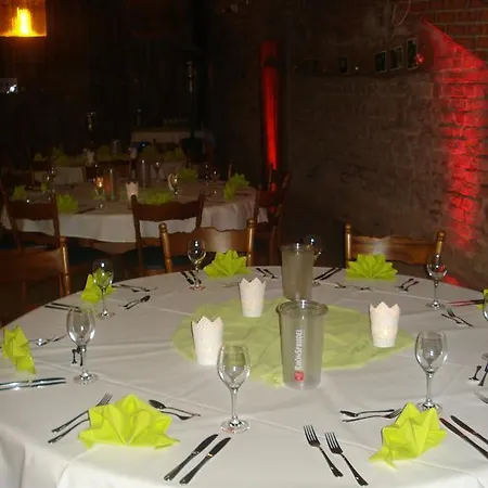 Traditionsgasthof Zum Luedertal בית הארחה Bimbach