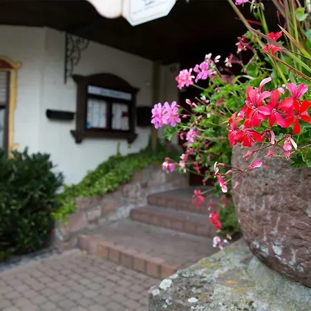 Traditionsgasthof Zum Luedertal 3*