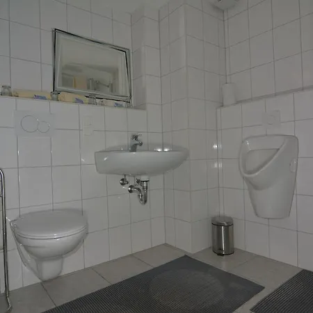 Traditionsgasthof Zum Luedertal בית הארחה